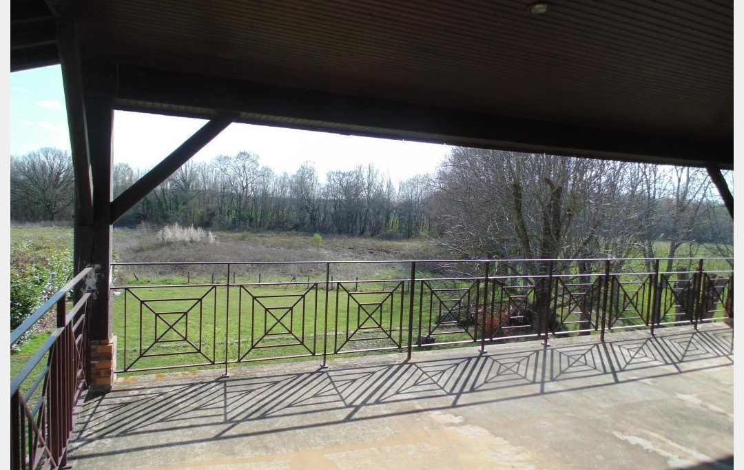 Annonces VILLETTE D ANTHON : Maison / Villa | JOYEUX (01800) | 297 m2 | 1 525 &euro; 
