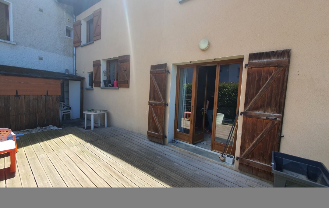 Annonces VILLETTE D ANTHON : Immeuble | SAINT-JEAN-DE-NIOST (01800) | 290 m2 | 525 000 &euro; 